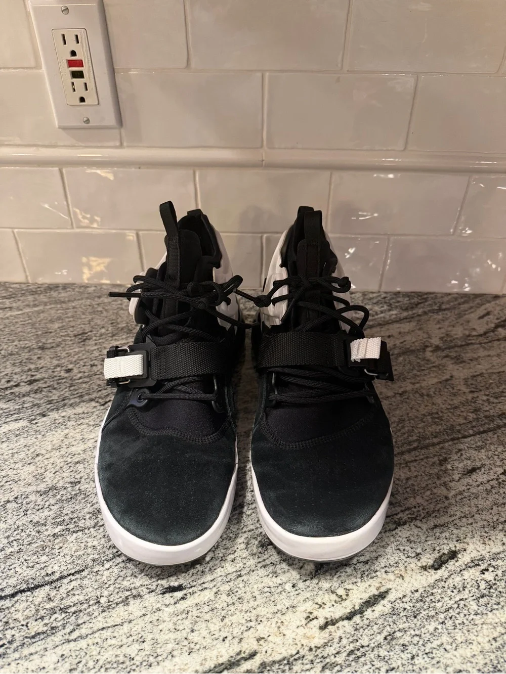 Men’s Nike Air Force 270 AH6772-006 Size 10 - Picture 2 of 10